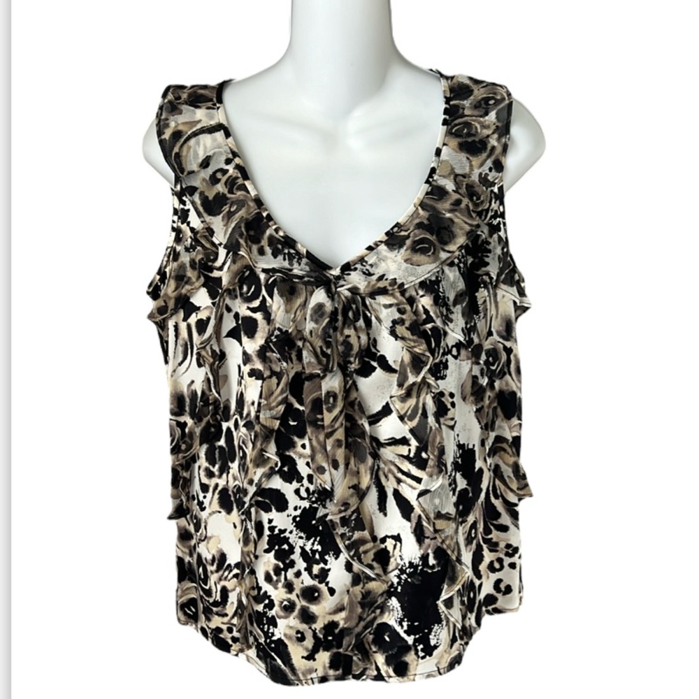 St John Silk Floral Print Sleeveless Ruffled Blouse Scoop Neck Sz Small Dog Show